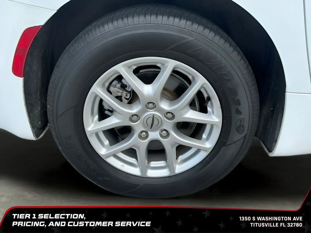 Used 2023 White Chrysler Touring L image 36