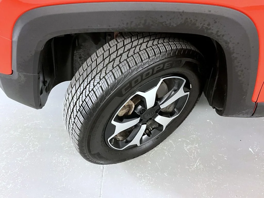 Used 2021 Orange Jeep Trailhawk image 23