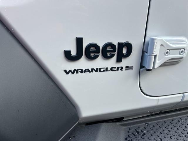 2025 Jeep Wrangler 4-Door Willys - Photo 19