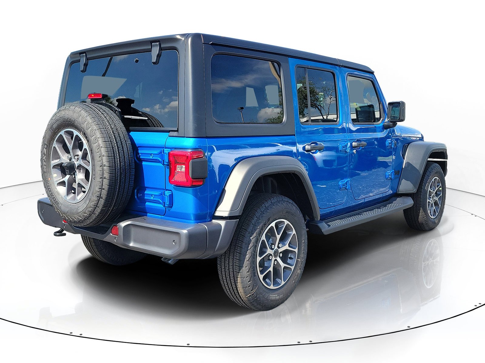 New 2026 Hydro Blue Pearl-Coat Exterior Paint Jeep Sport S image 3