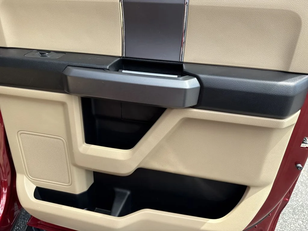 Used 2017 Red Ford XLT image 16