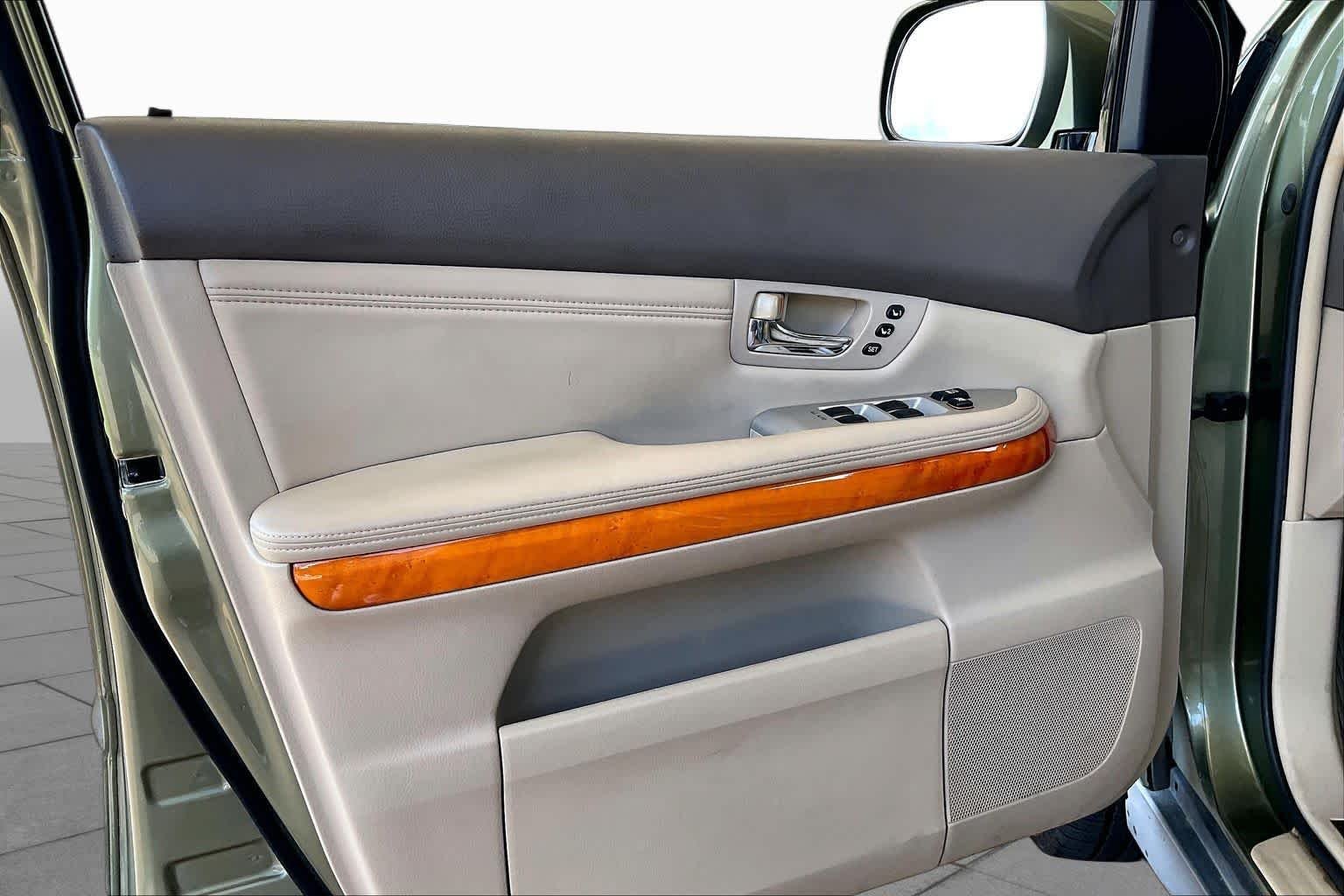 Used 2008 Desert Sage Metallic Lexus  image 18