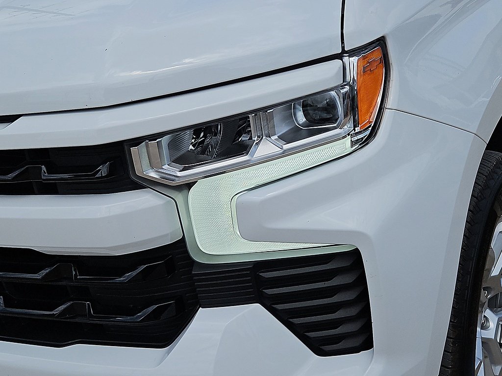 Used 2026  Chevrolet RST image 4