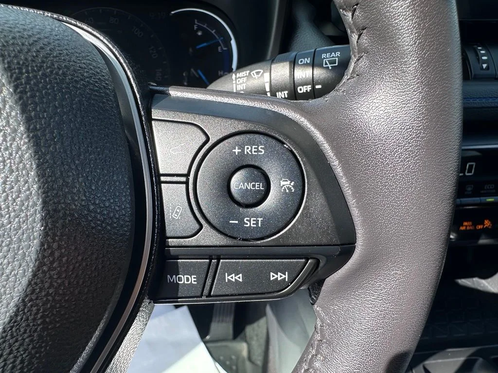 2024 Toyota RAV4 XSE - Photo 20