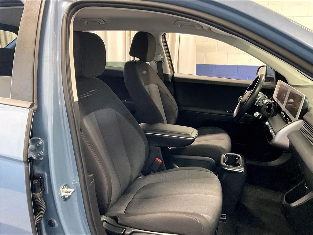 Used 2024 Blue Hyundai SE image 11