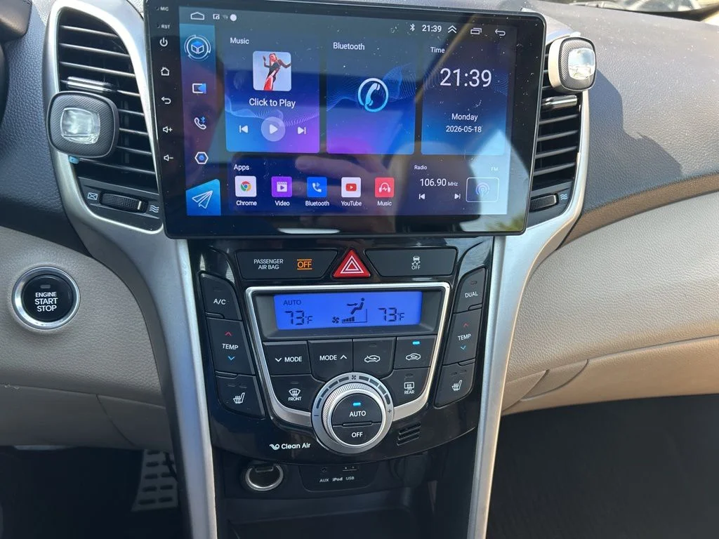 Used 2013 Blue Hyundai Base image 15
