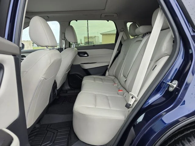 Certified Used 2024 Blu Blk Roof Nissan SL image 17