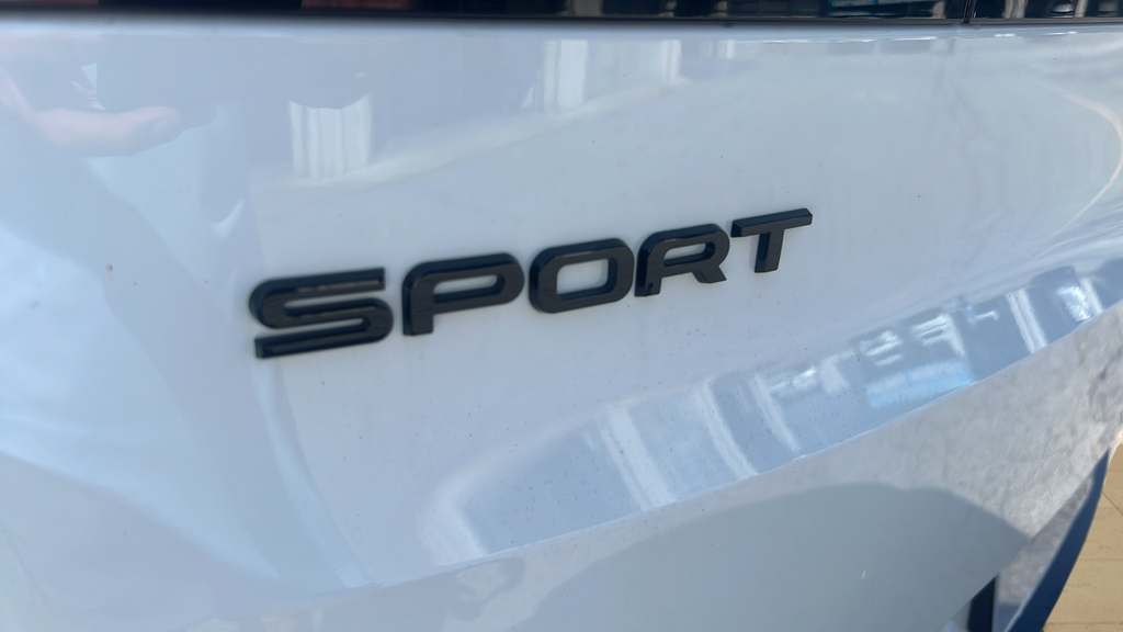 New 2026 Fuji White LAND ROVER Dynamic SE image 13
