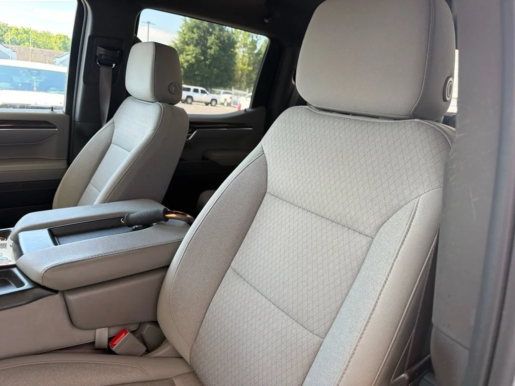 Used 2023 Sterling Gray Metallic Chevrolet LT image 7