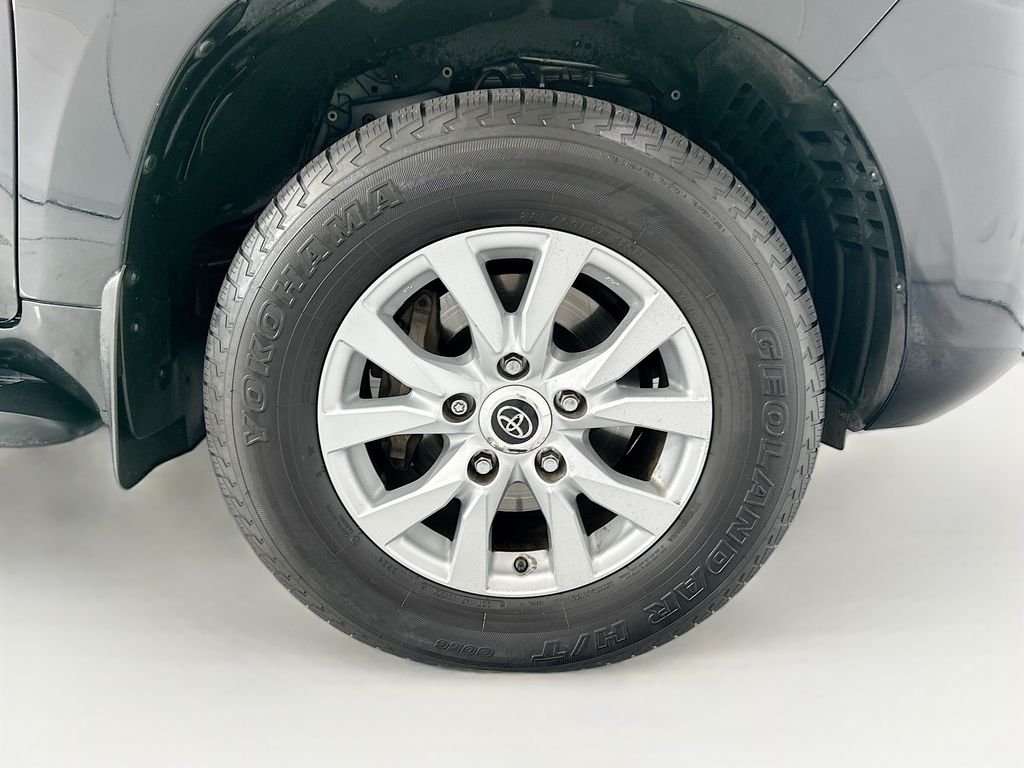 Used 2019 Midnight Black Metallic Toyota Base image 31