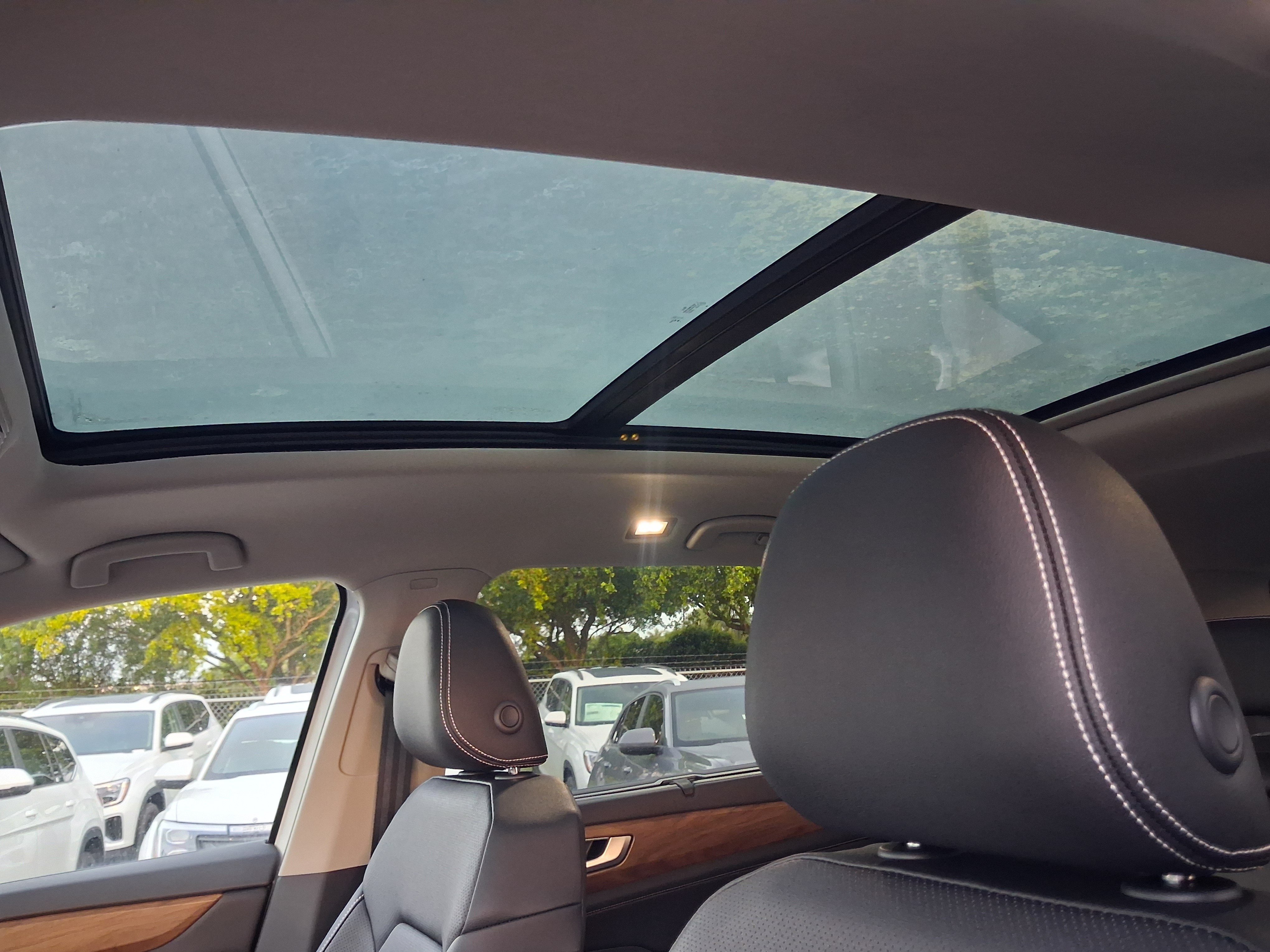 New 2026 White/off-white Volkswagen 2.0T SE w/Technology image 8
