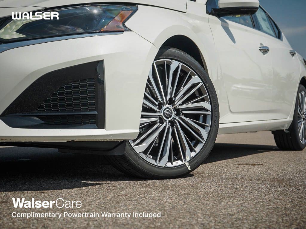 2025 Nissan Altima SL - Photo 6