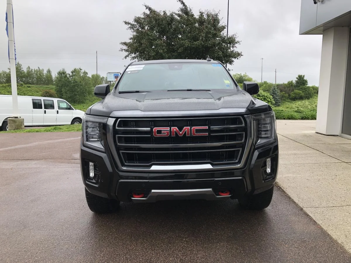 Used 2023 Black GMC 4wd 4dr At4 image 3