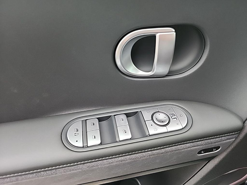 2024 Hyundai IONIQ 5 Limited - Photo 20