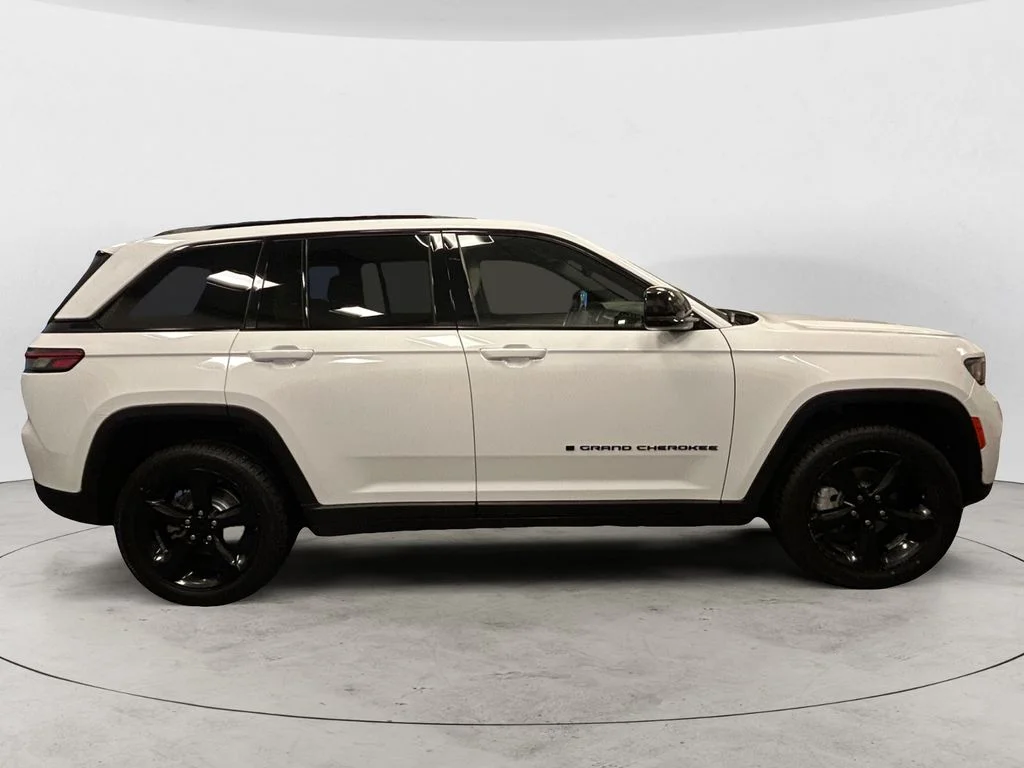 Used 2023 Bright White Jeep Limited image 6