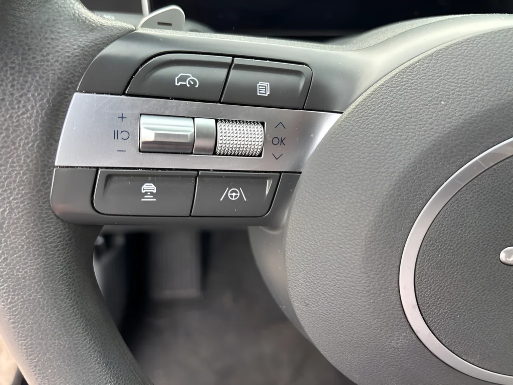 Used 2025 Abyss Black Hyundai SEL image 14