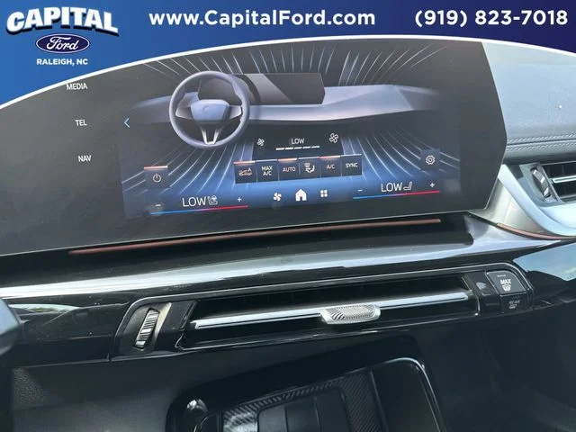 Used 2025 Black BMW xDrive28i image 27