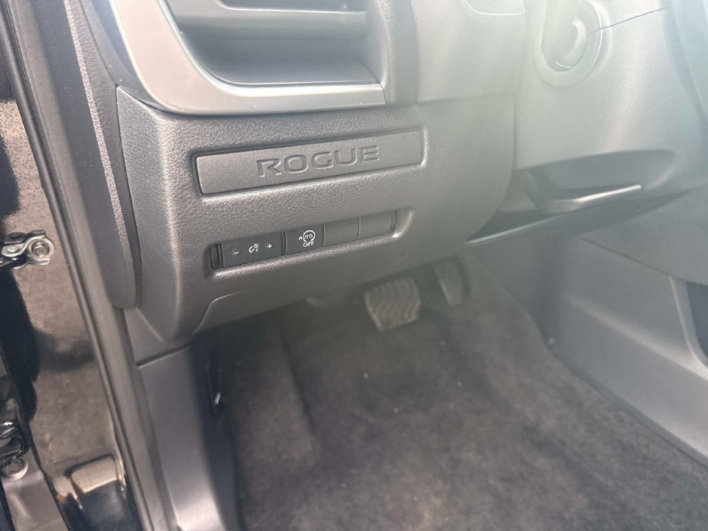 Used 2026 Black Nissan S image 19