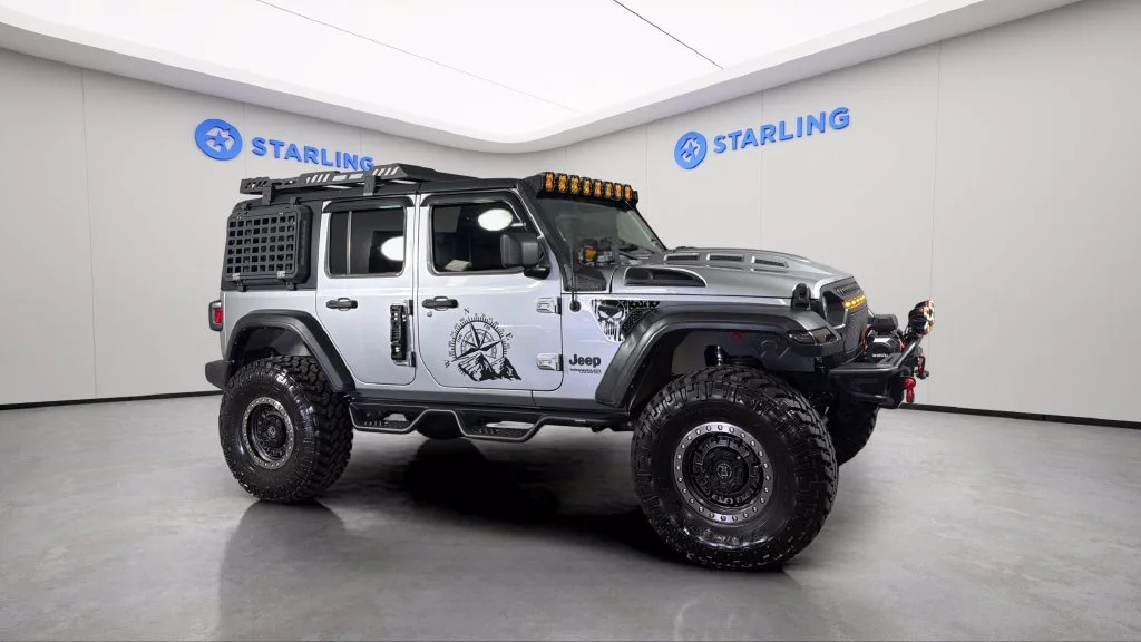 Used 2021 Silver Jeep Unlimited Willys image 13