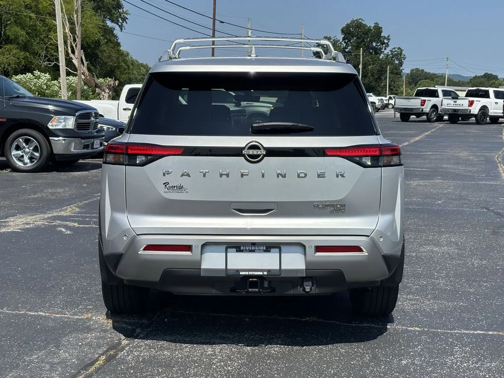 Used 2023 Silver Nissan Platinum image 7