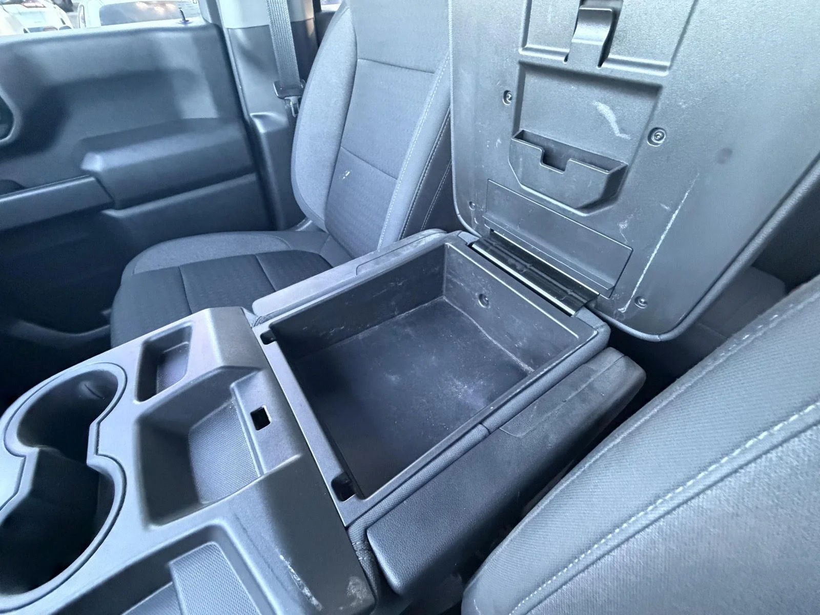 Used 2023 white Chevrolet Custom image 15