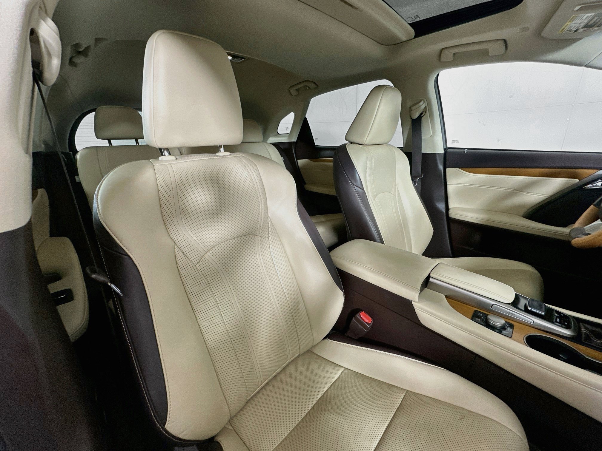 Used 2019 Atomic Silver Lexus 450h image 28