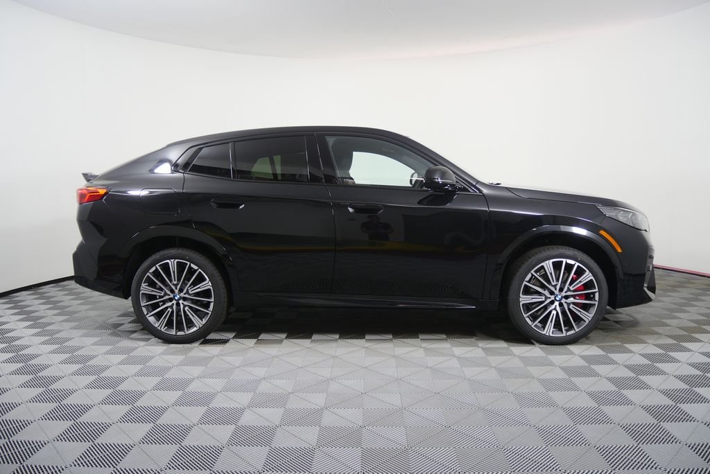 New 2026 Black Sapphire Metallic BMW xDrive28i image 2