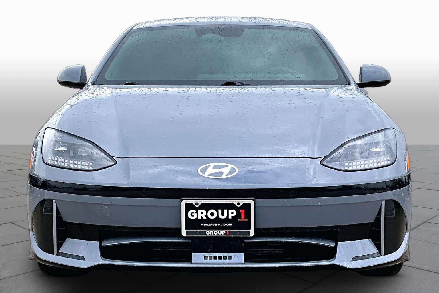 Certified Used 2024 Transmission Blue Hyundai SE image 3