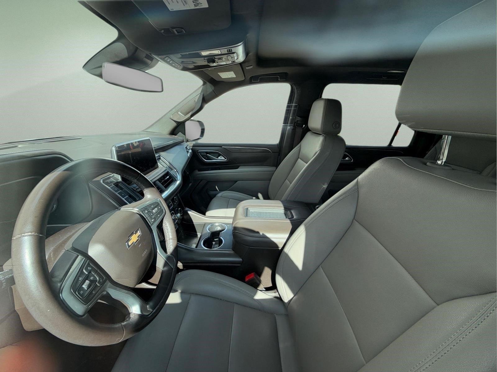 Used 2023 Iridescent Pearl Tricoat Chevrolet LT image 17