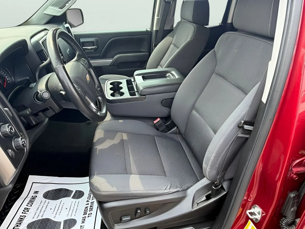 Used 2018 Cajun Red Tintcoat Chevrolet LT image 17