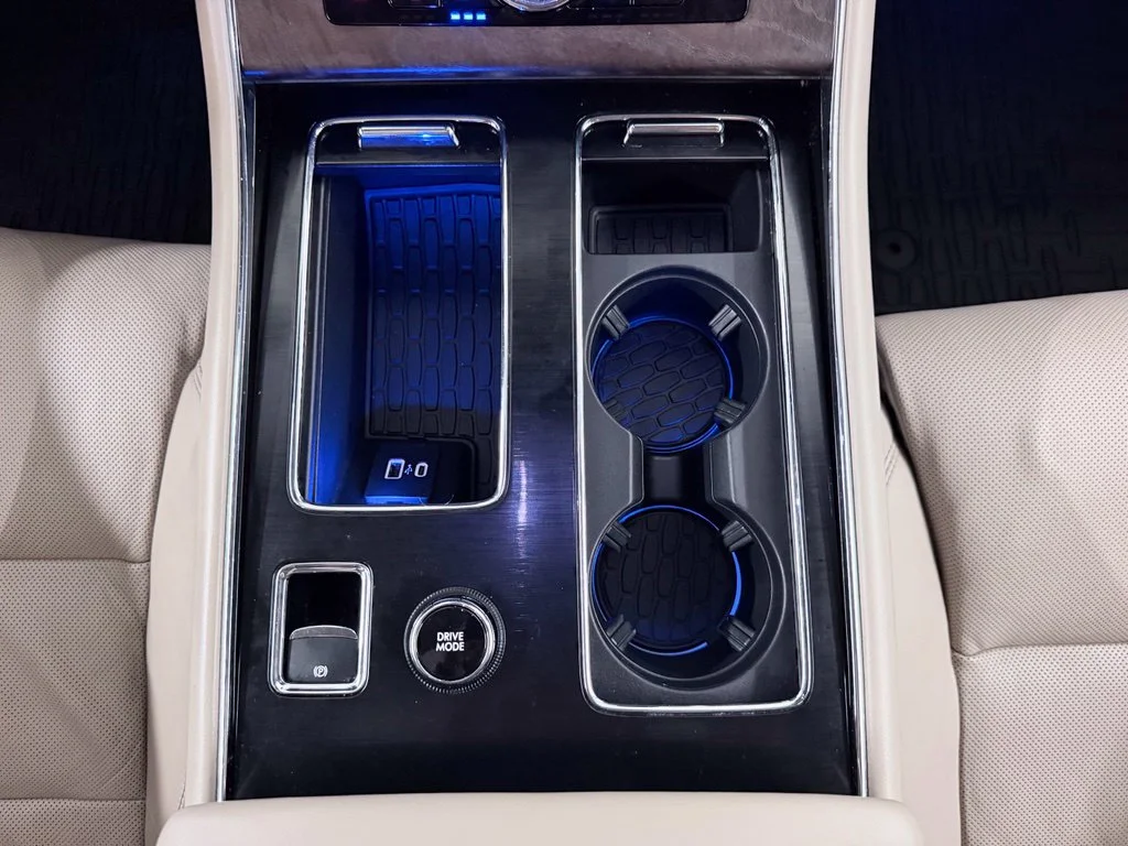 Used 2020 White Lincoln Reserve image 28