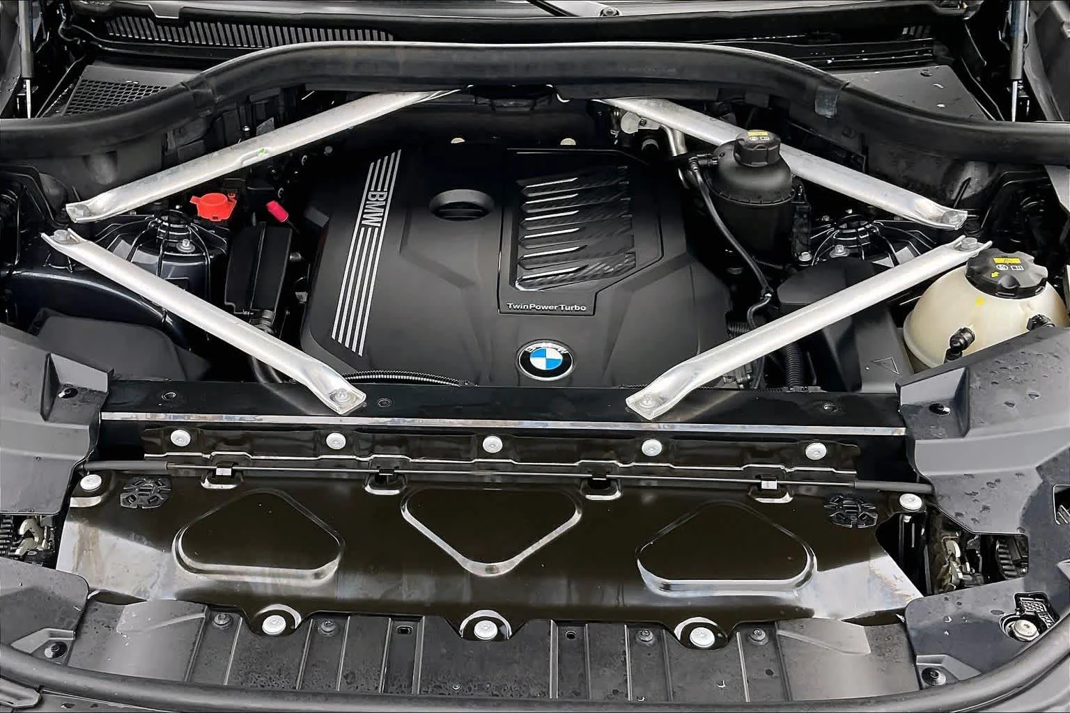 Used 2019 Arctic Gray Metallic BMW xDrive40i image 29