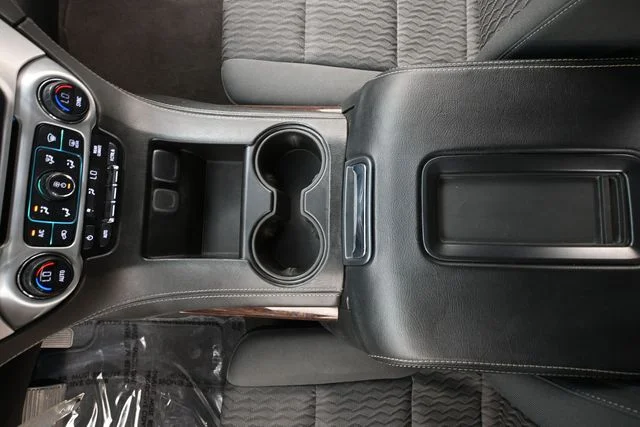 Used 2020 Silver GMC SLE image 27