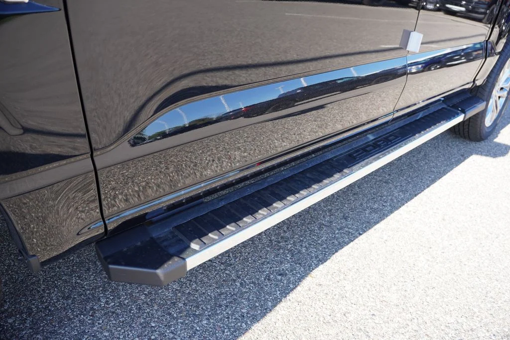 New 2026 Agate Black Metallic Ford Lariat image 10