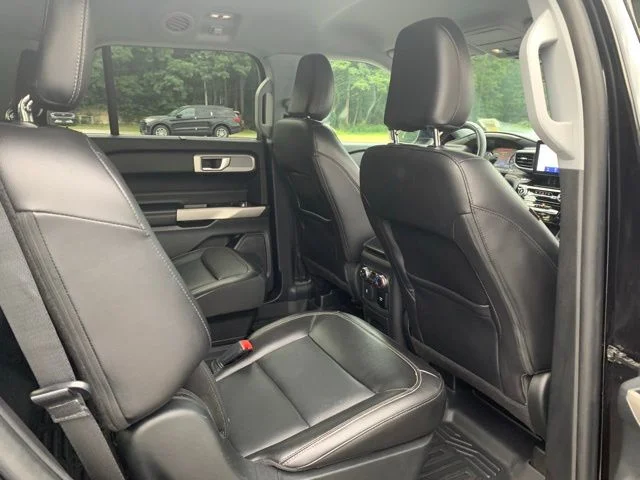 Used 2022 Black Ford Limited image 12
