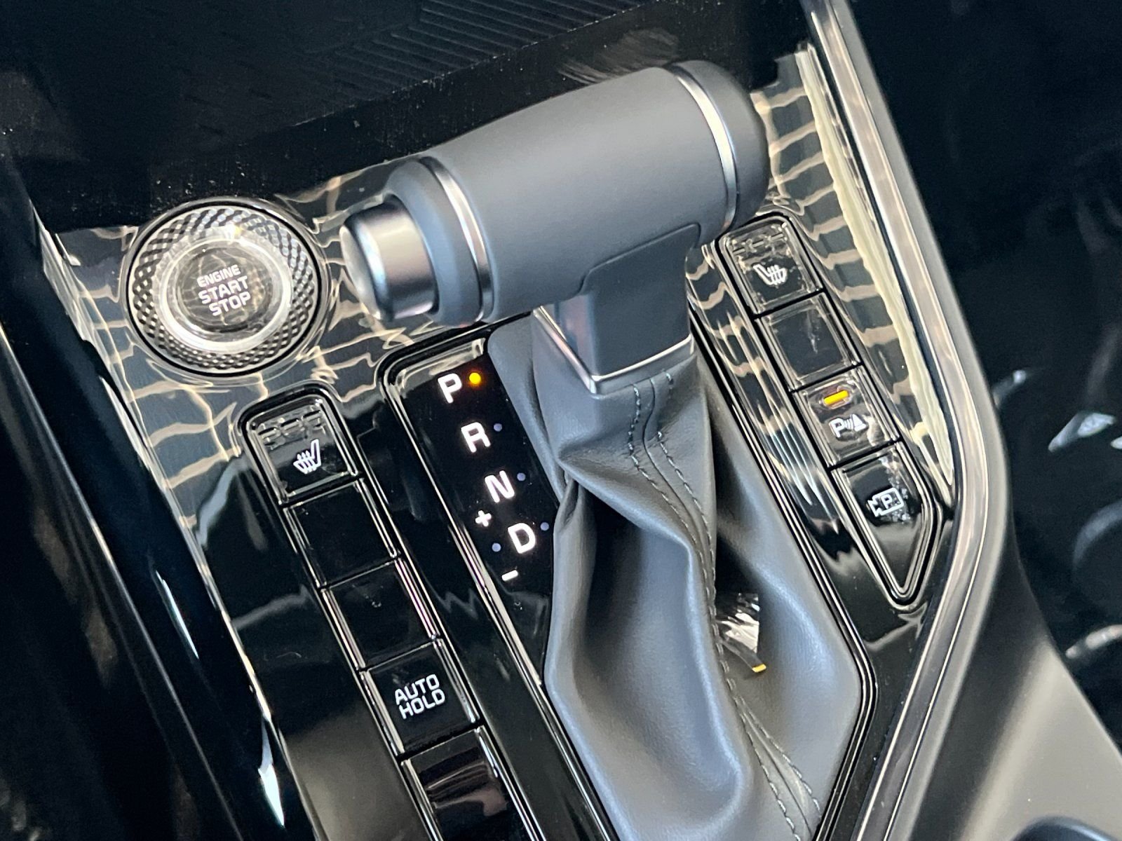 New 2026 Snow White Pearl Kia EX image 25