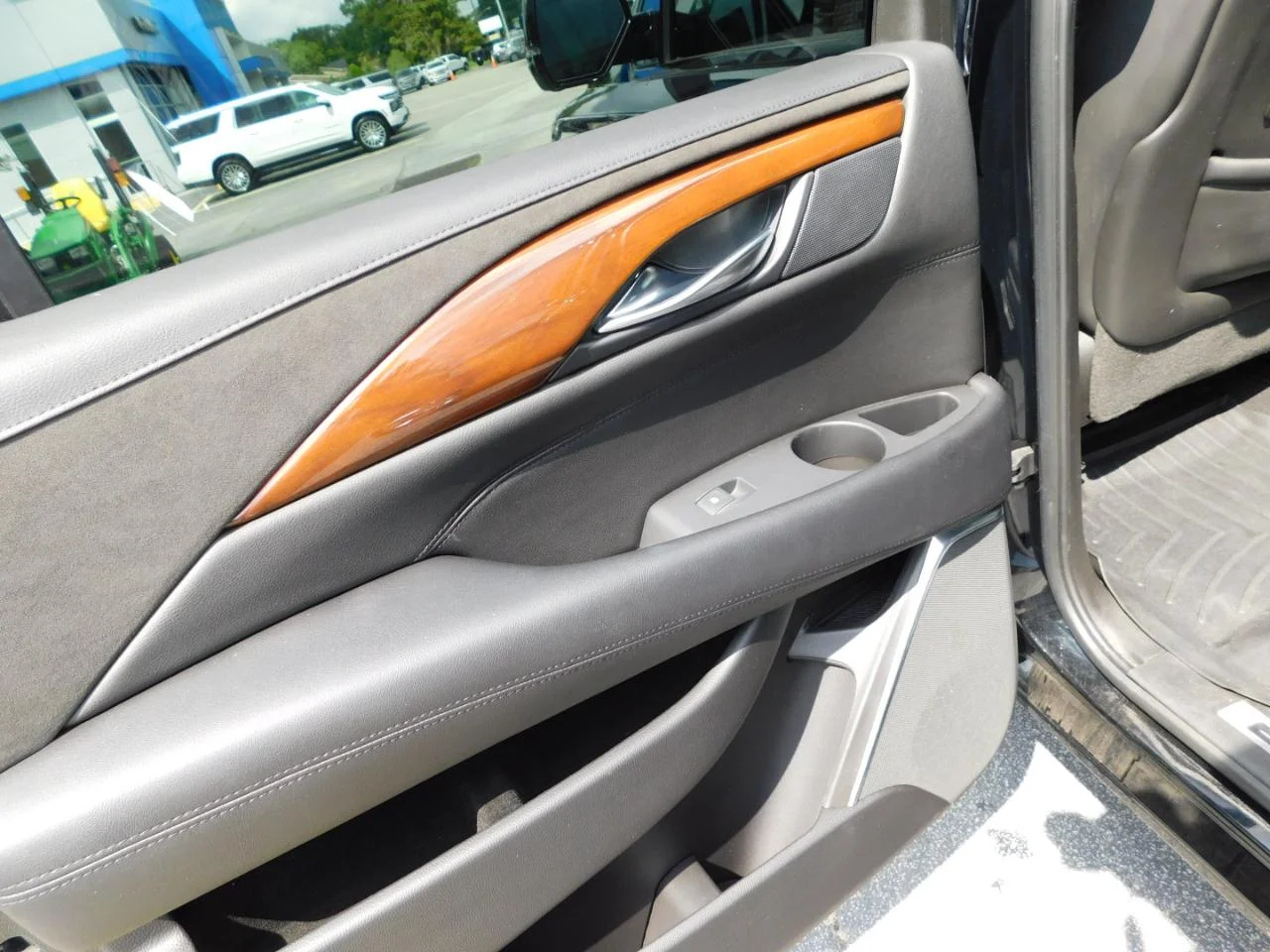 Used 2018 Black Cadillac 2WD 4dr Luxury image 27