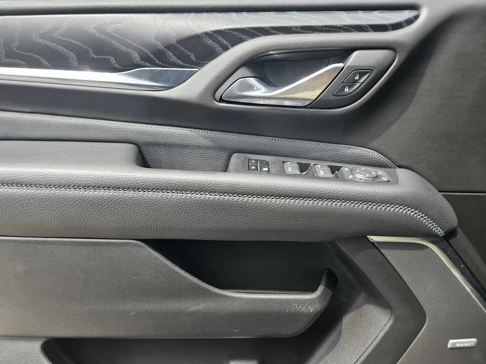 Used 2023 Onyx Black GMC Denali image 17