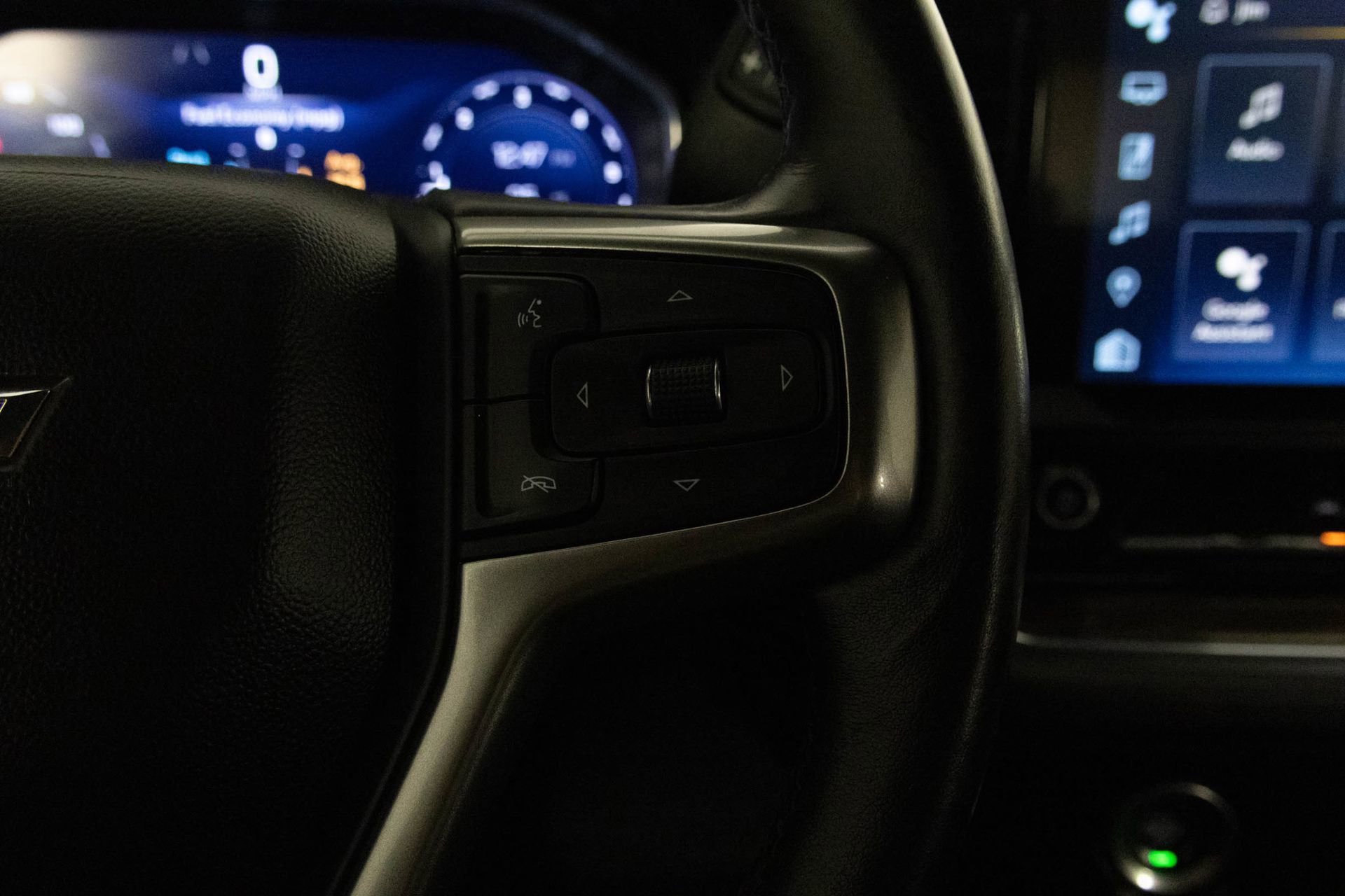 2023 CHEVROLET SILVERADO - Image 28