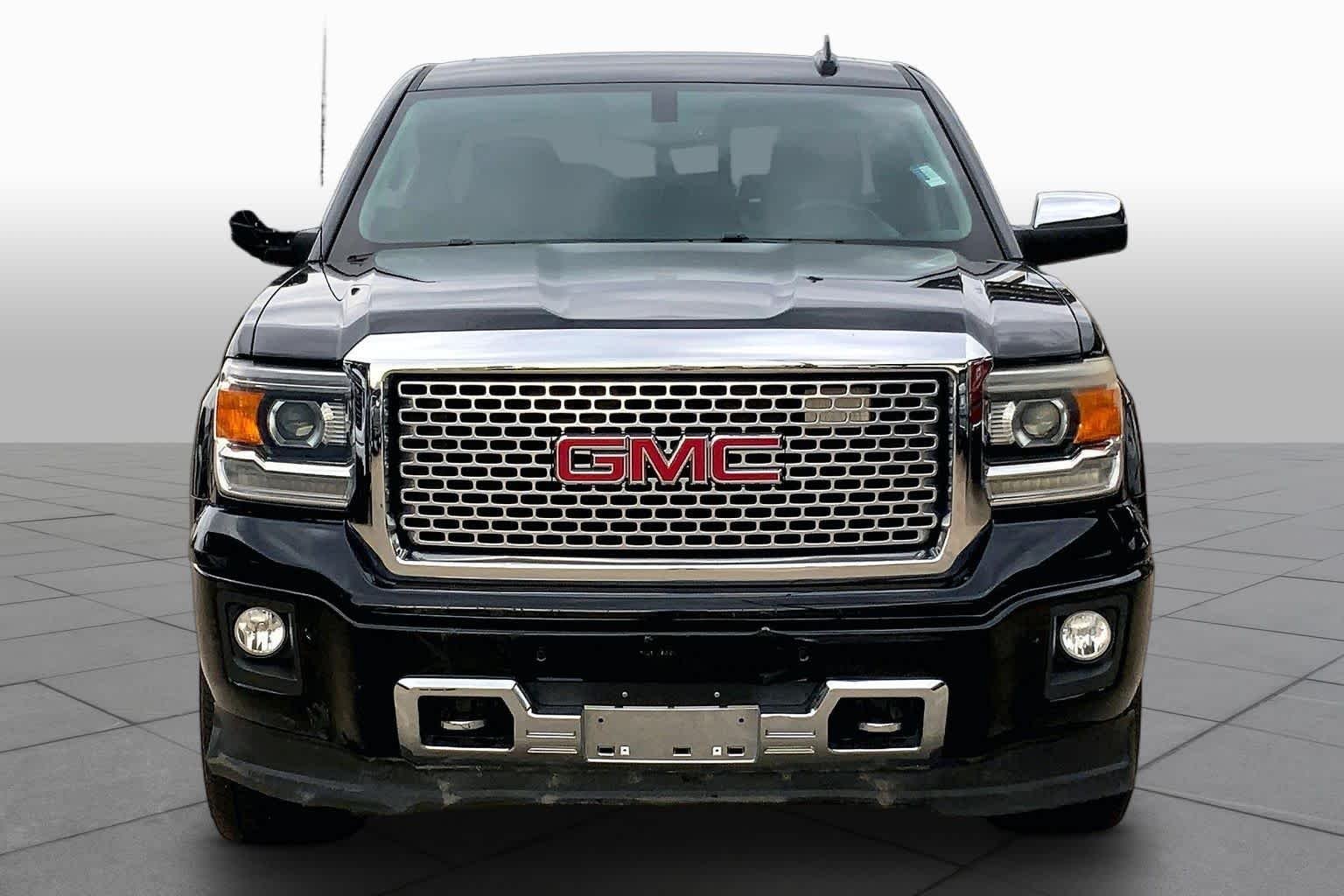 Used 2015 Onyx Black GMC Denali image 4