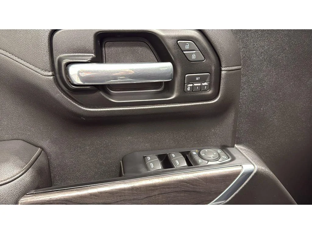 Used 2019 SATIN STEEL METALLIC Chevrolet LTZ image 17