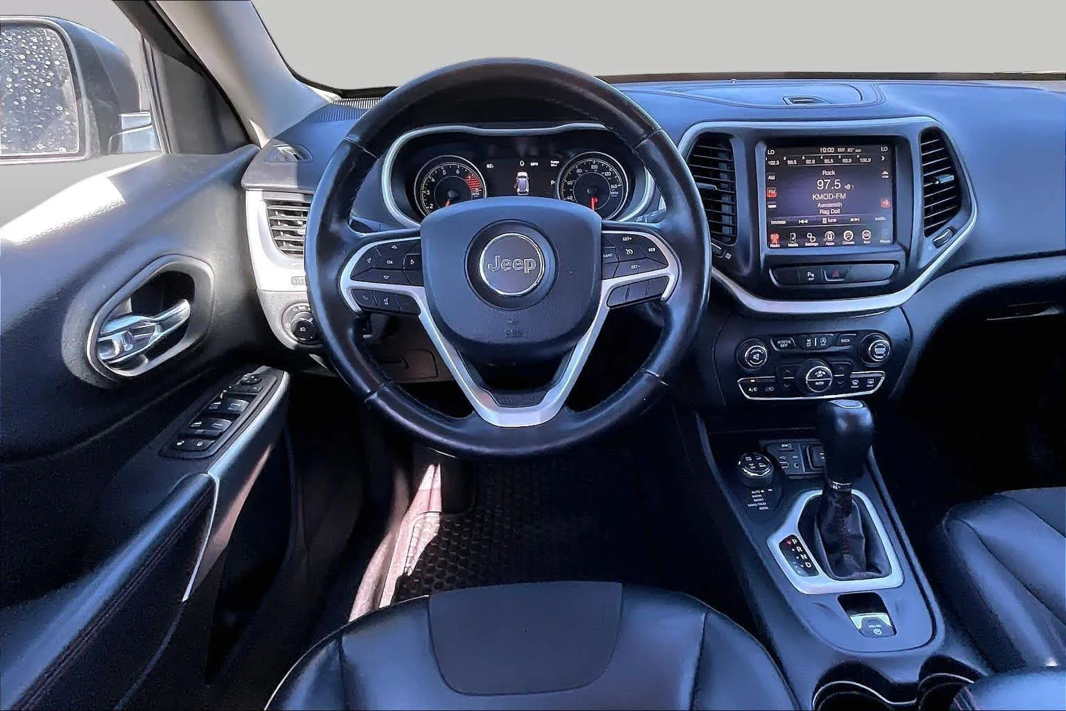 Used 2018 Diamond Black Crystal Pearlcoat Jeep Trailhawk image 6
