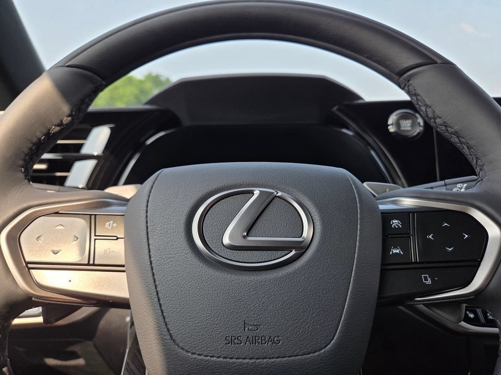New 2026 Eminent White Pearl Lexus LUXURY image 37