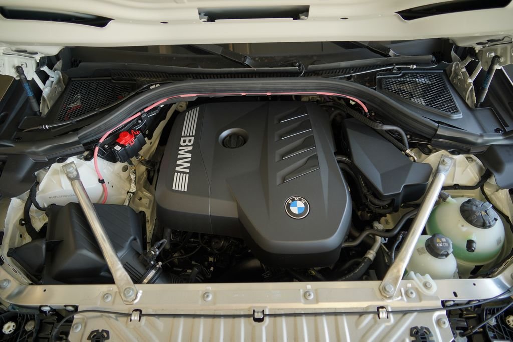 New 2026 Alpine White BMW 30 xDrive image 21