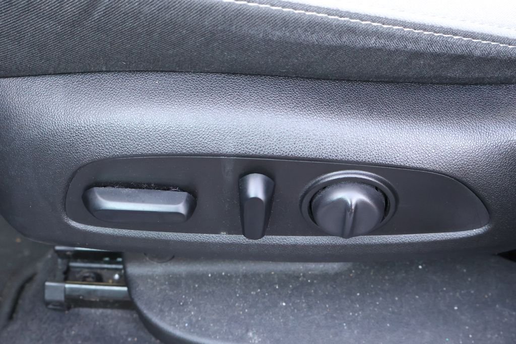 Used 2019 SUMMIT WHITE Chevrolet LS image 11