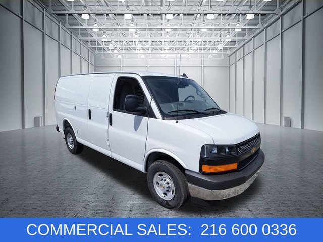 2025 Chevrolet Express Cargo WT