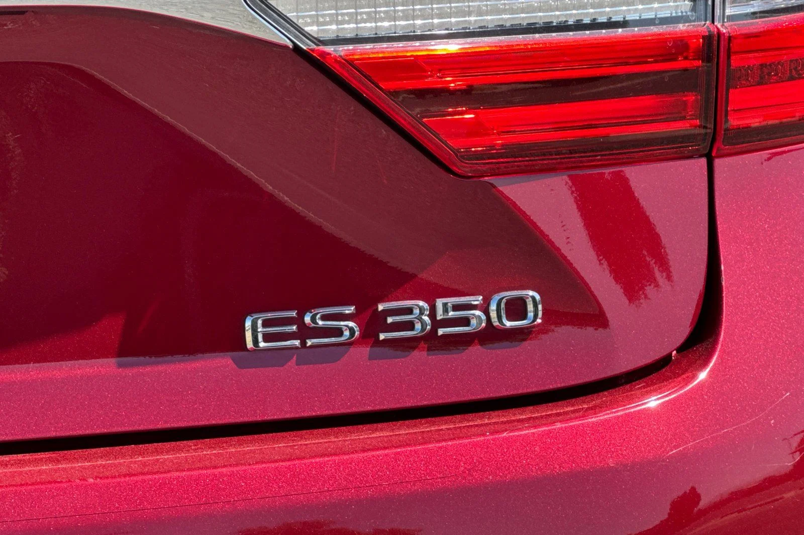 Used 2018 Matador Red Mica Lexus 350 image 29