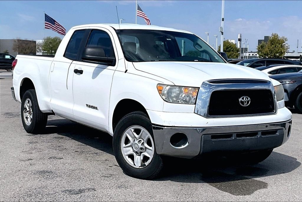 Used 2008 White Toyota SR5 image 2