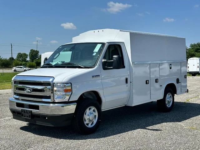 2027 Ford E-350 SRW Low KUV