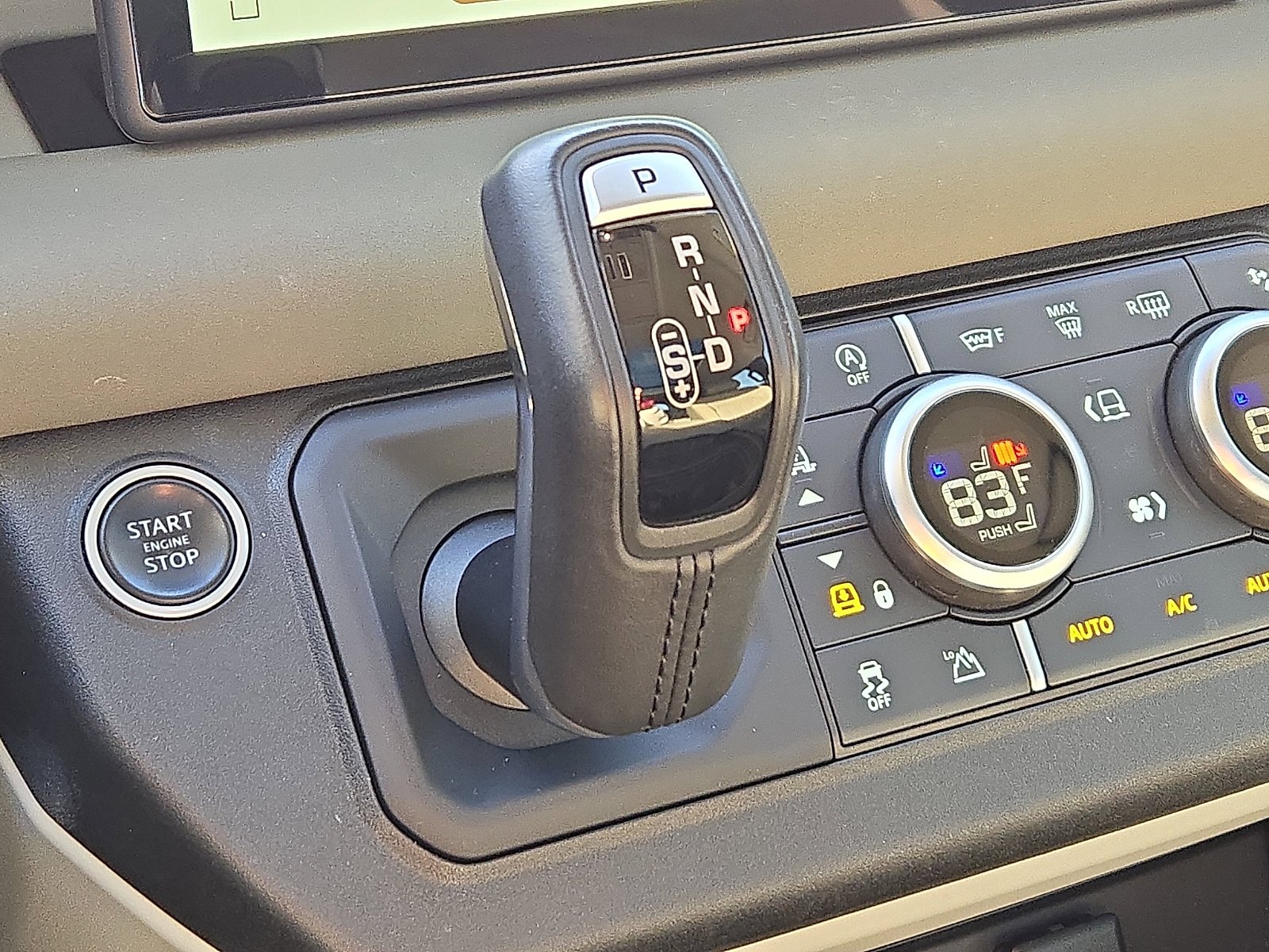 Used 2020 Santorini Black Metallic   1Ag Land Rover SE image 30